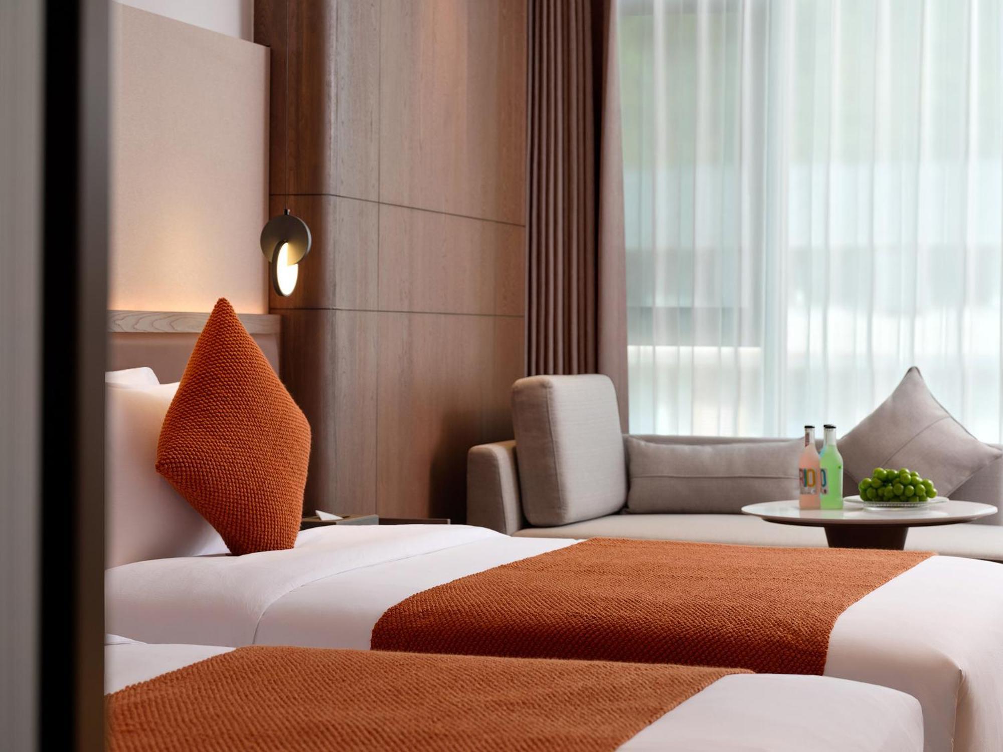 Zhangjiajie Utopia Hotel--Free One Way Pick Up Service Over 2 Nights Exterior photo